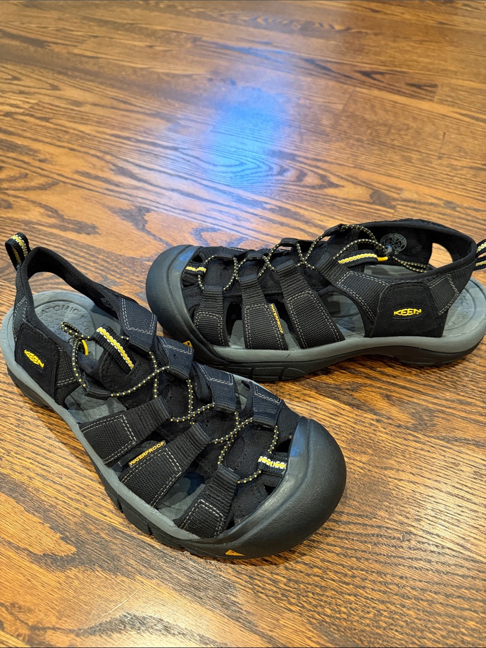 KEEN sz 10 Waterproof sandals slip-ons black gray yellow trim - like new